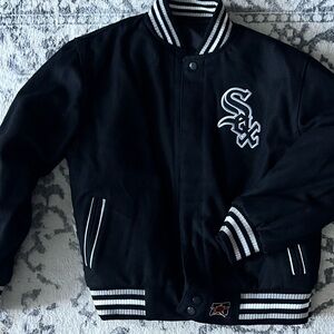 Genuine Merchandise Chicago White Sox Reversible Jacket.